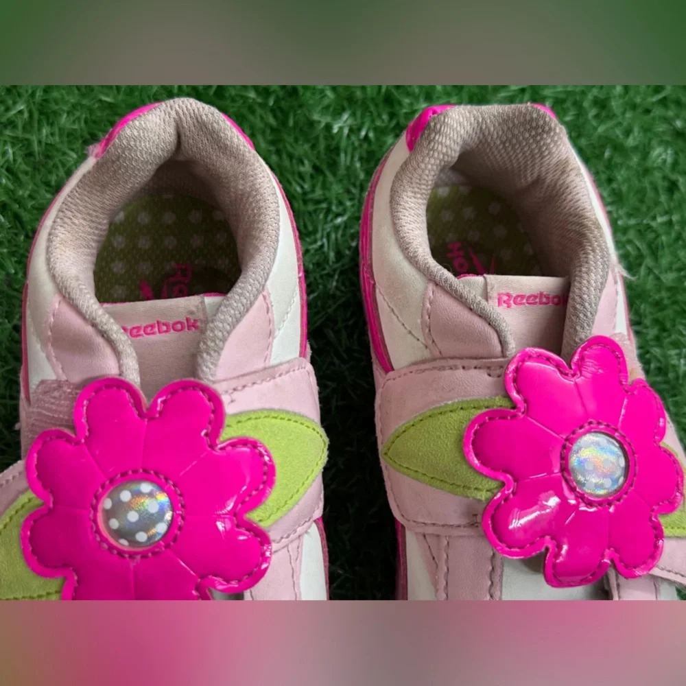 Reebok Kids Sneakers with‎ Pink and Green Floral Design Size 10